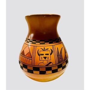 Dorothy Ami Tewa Hopi Pueblo Potter  Native American Hand Made Vase